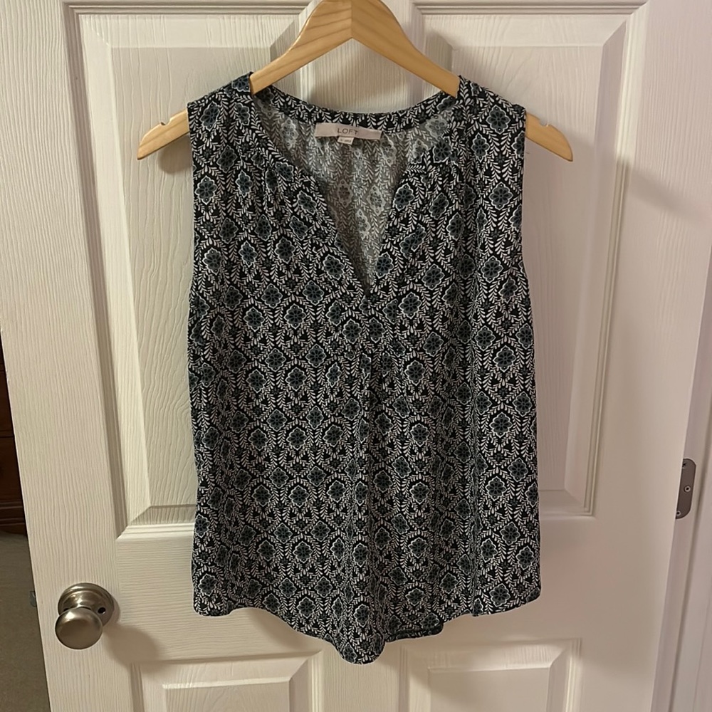 Loft sleeveless blouse
